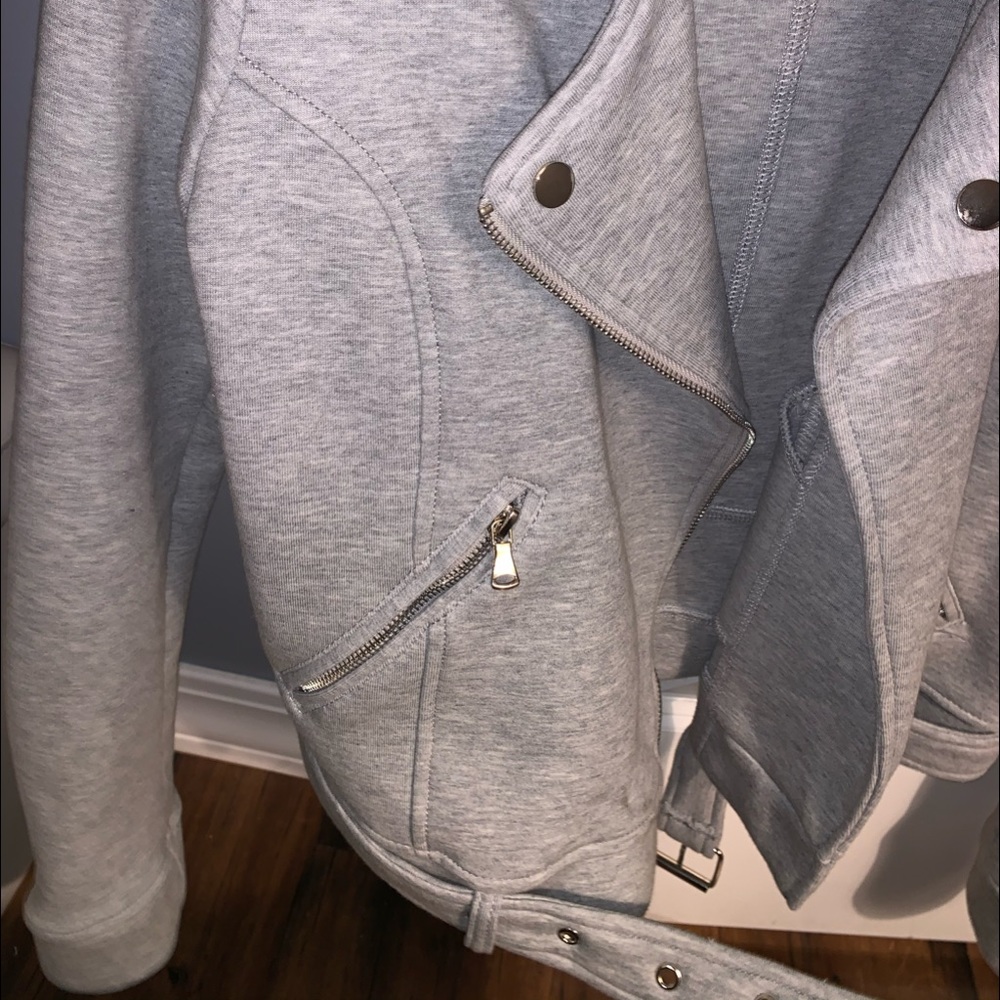 Cropped Jacket - Picture 4 of 10
